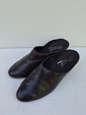 AEROSOLES Black Slip-On Leather Mules - 7